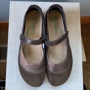 Barely used Naot flats. Super comfy, EUC.